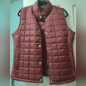 New Jane Ashley Vest size L  burgundy color soft NWT